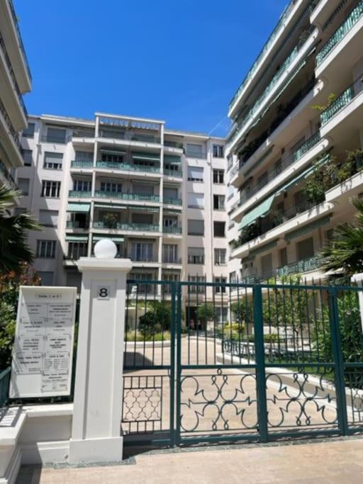 Bel Appartement Au Coeur Du Carre D'Or Massena Nizza Exterior foto